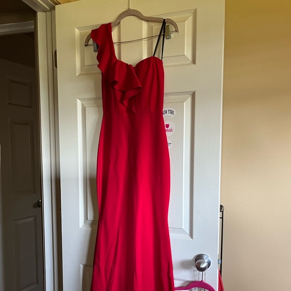 Windsor Red Gown - Picture 2 of 6